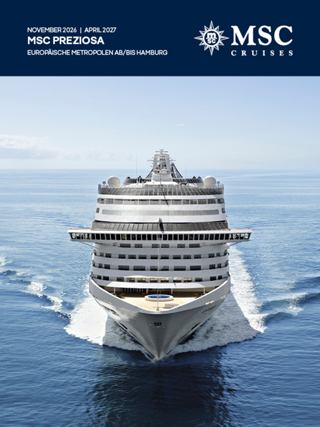 Großes Kreuzfahrtschiff fährt bei sonnigem Wetter auf offenem Meer | MSC Cruises