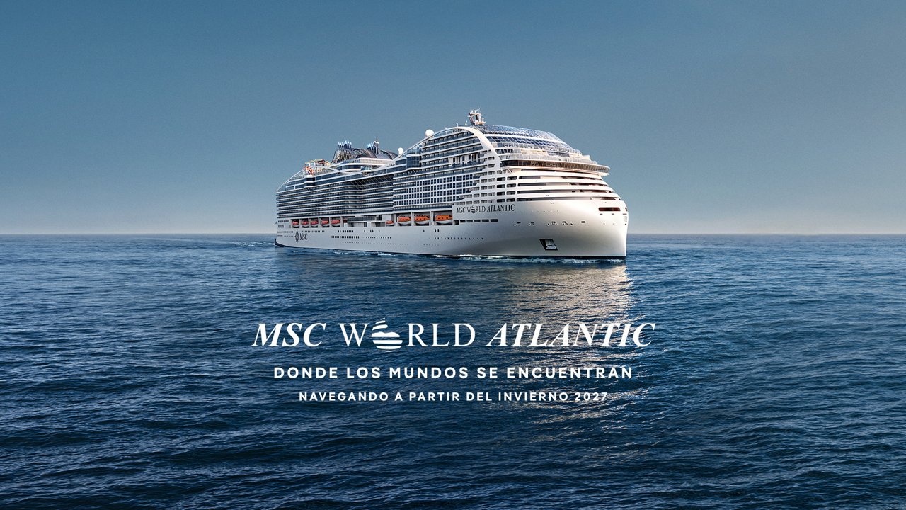 Barco de crucero de lujo en mar abierto bajo cielo soleado | MSC Cruises