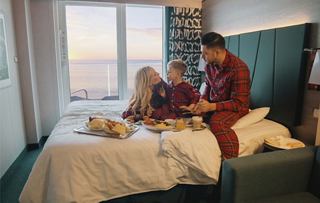 Invitados celebrando la Navidad y el Año Nuevo en un crucero | MSC Cruceros