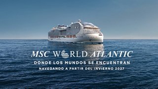 Barco de crucero navegando en océano abierto bajo cielo nublado | MSC Cruceros