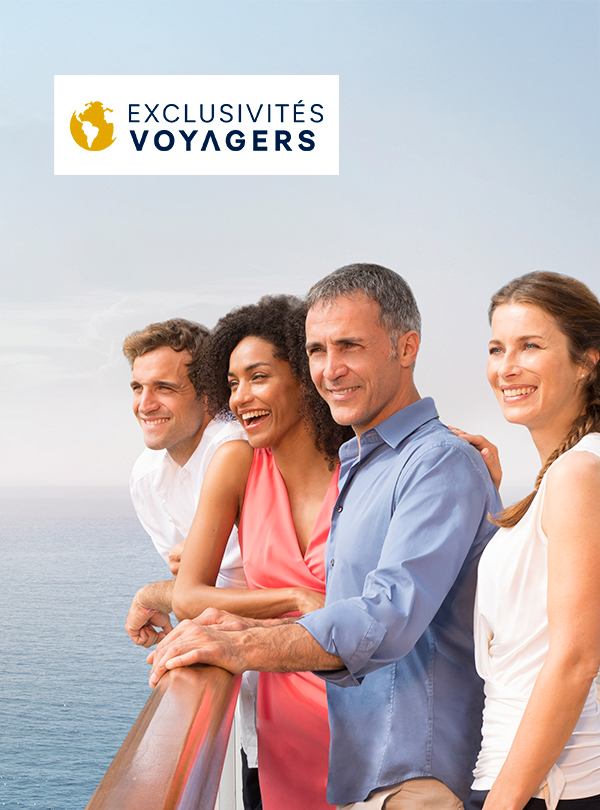 Quatre amis profitent de la vue sur la mer depuis le pont | MSC Croisières