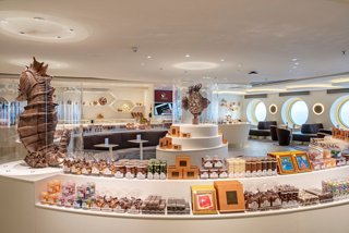 Jean-Philippe Chocolat Café on MSC World Europa offers sweets and chocolate sculptures | MSC Cruises