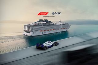 El barco MSC Cruises navega suavemente por el agua mientras un coche deportivo pasa a su lado | MSC Cruceros