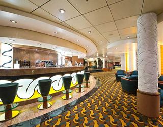 Bar accueillant avec une atmosphère moderne et des sièges spacieux | MSC Croisières