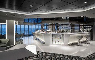 Ein eleganter Champagnerbar mit unvergesslichem Ausblick | MSC Cruises