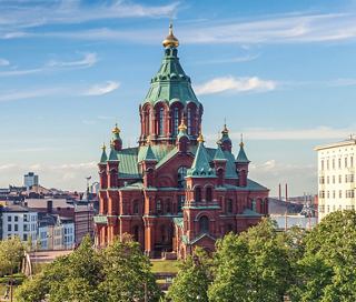 La cathédrale Uspenski à Helsinki, mettant en valeur une architecture impressionnante en été | MSC Croisières
