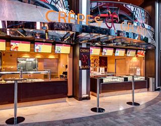 A cozy spot to enjoy delicious crepes and gelato | MSC Cruises