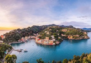 Vue côtière magnifique d'une île méditerranéenne | MSC Cruises