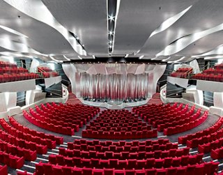Le théâtre Pantheon sur MSC Divina propose des spectacles inoubliables et des divertissements pour tous les invités | MSC Croisières