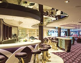 Lounge accueillante avec des sièges confortables et une ambiance chaleureuse | MSC Croisières