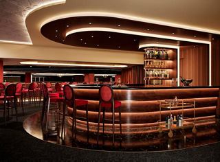 El bar moderno ofrece un ambiente acogedor para noches inolvidables | MSC Cruceros