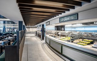 Geräumiger Buffetbereich mit einer Vielzahl von Essensoptionen für ein angenehmes Erlebnis | MSC Cruises