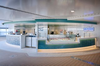 La Perla Bar features a contemporary design with spacious lounge area and an ice cream counter | MSC Cruises