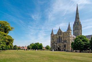 The green lawn in front of the church in Salisbury invites exploration and relaxation | MSC Cruises