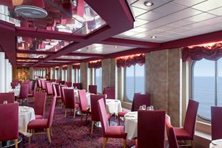 Einladendes Restaurant mit Meerblick und eleganter Sitzanordnung | MSC Cruises