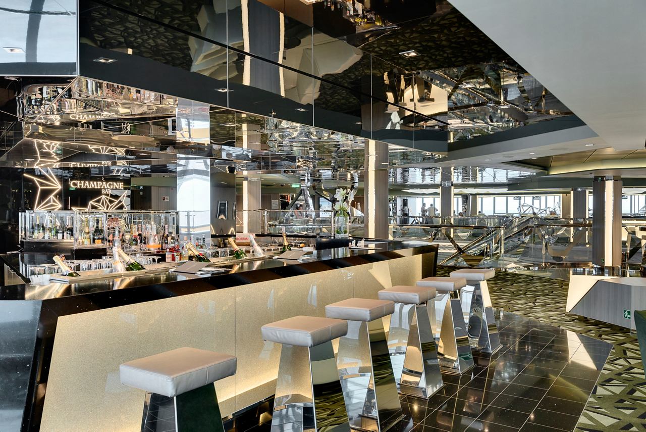 Champagne Bar, a stylish bar area with a contemporary design | MSC Cruises