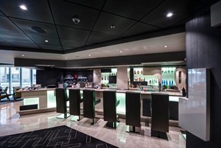 Bar élégant avec des sièges confortables et une ambiance raffinée | MSC Croisières