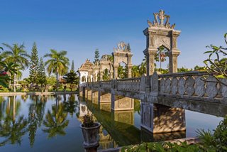 Beautiful bridge leading to the water palace at Taman Ujung, Bali | MSC Cruises