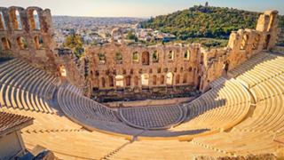Théâtre antique à Athènes entouré de collines et de nature | MSC Croisières