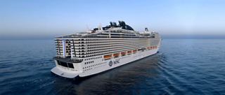 Le MSC World Europa navigue paisiblement sur la mer sous un ciel bleu clair | MSC Croisières