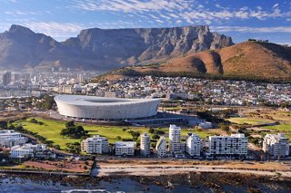 Vue panoramique de Cape Town avec la Montagne de la Table en arrière-plan et le stade au premier plan | MSC Cruises