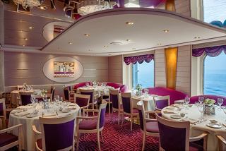 Eleganter Speisesaal mit Meerblick, ideal für unvergessliche kulinarische Erlebnisse | MSC Cruises