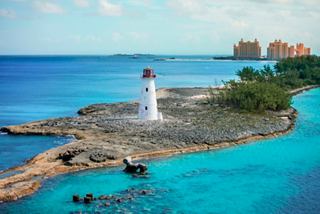 Entspannungsbereich mit bequemen Sitzgelegenheiten und Panoramablick | MSC Cruises