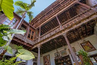 Vue des balcons en bois et de l'architecture de la Casa de los Balcones à La Orotava, Tenerife | MSC Cruises