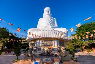 Ba Na Hills possède l'une des plus grandes statues de Bouddha du Vietnam | MSC Cruises