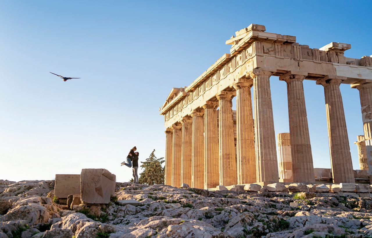El majestuoso Partenón se erige orgulloso contra un cielo despejado en Atenas, invitando a la exploración y admiración | MSC Cruises