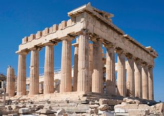 Der majestätische Parthenon steht stolz als Symbol des antiken Griechenlands vor einem klaren blauen Himmel | MSC Cruises