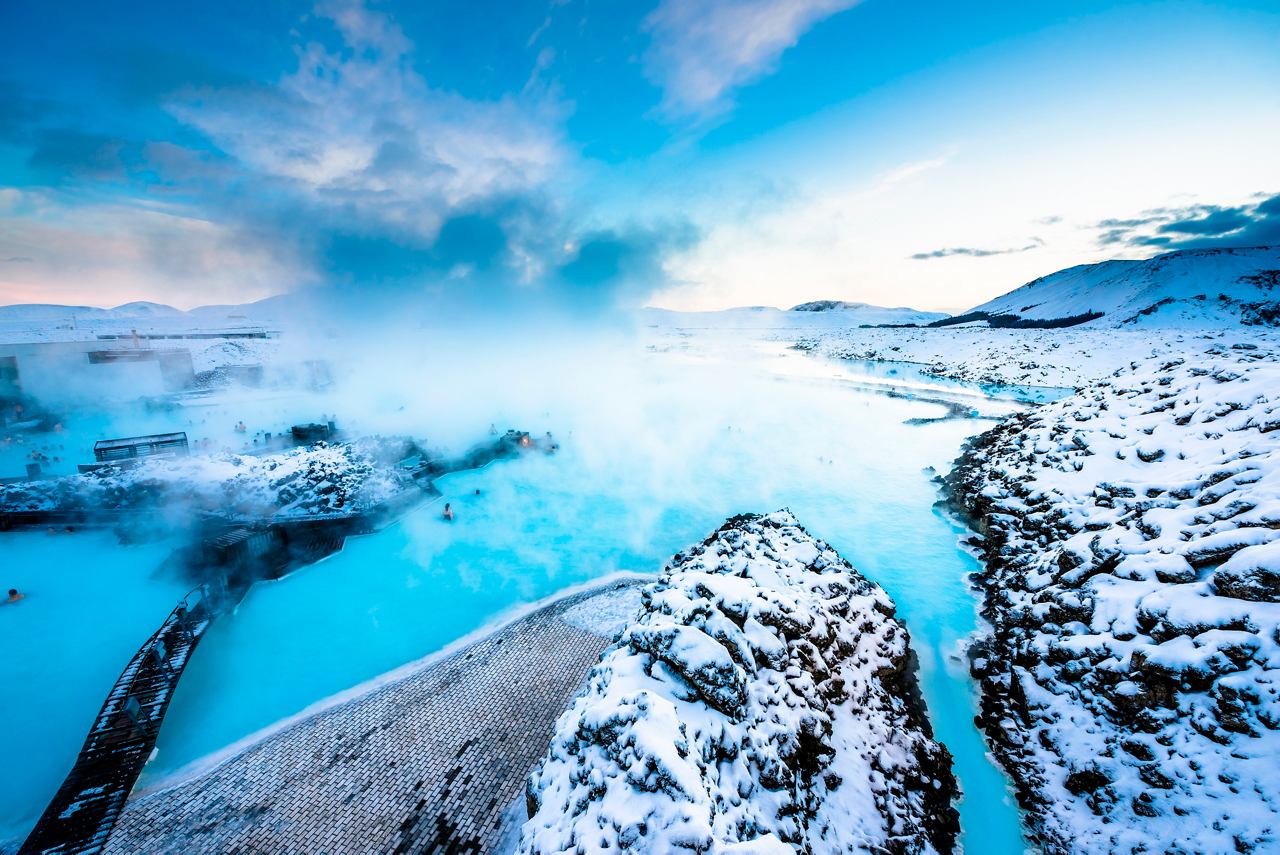 Paisajes nevados y aguas azules en Islandia, mostrando la belleza de la naturaleza | MSC Cruceros