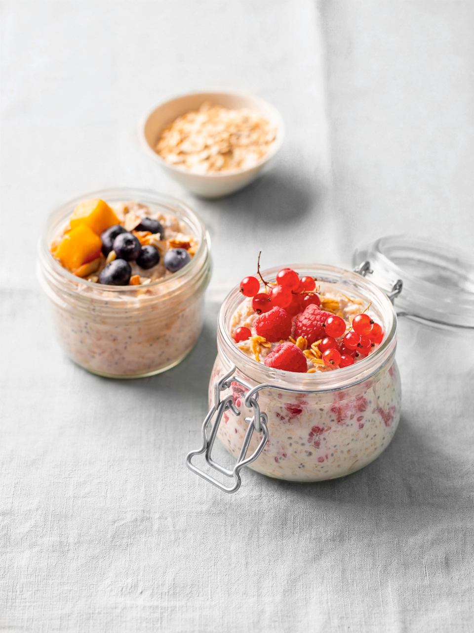 Two bowls of porridge topped with fruit, served for breakfast | MSC Cruises