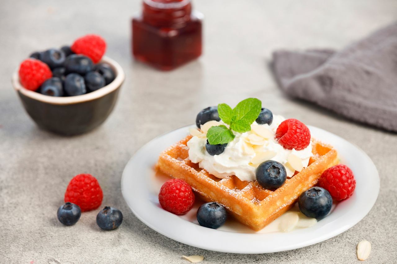 Delicious waffles with fresh fruit and mint for breakfast | MSC Cruises