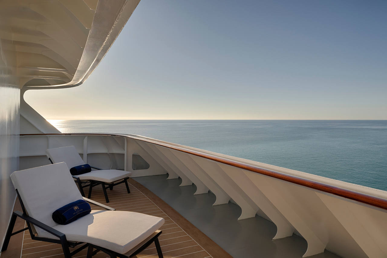 Terraza con tumbonas y vista al mar y al cielo | MSC Cruceros