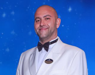 Portrait of officer in white uniform with epaulettes | MSC Cruises